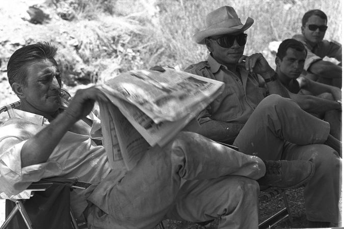 After The Seltzer: Kirk Douglas and Yul Brynner relax on the set of ‘Cast a Giant Shadow.’