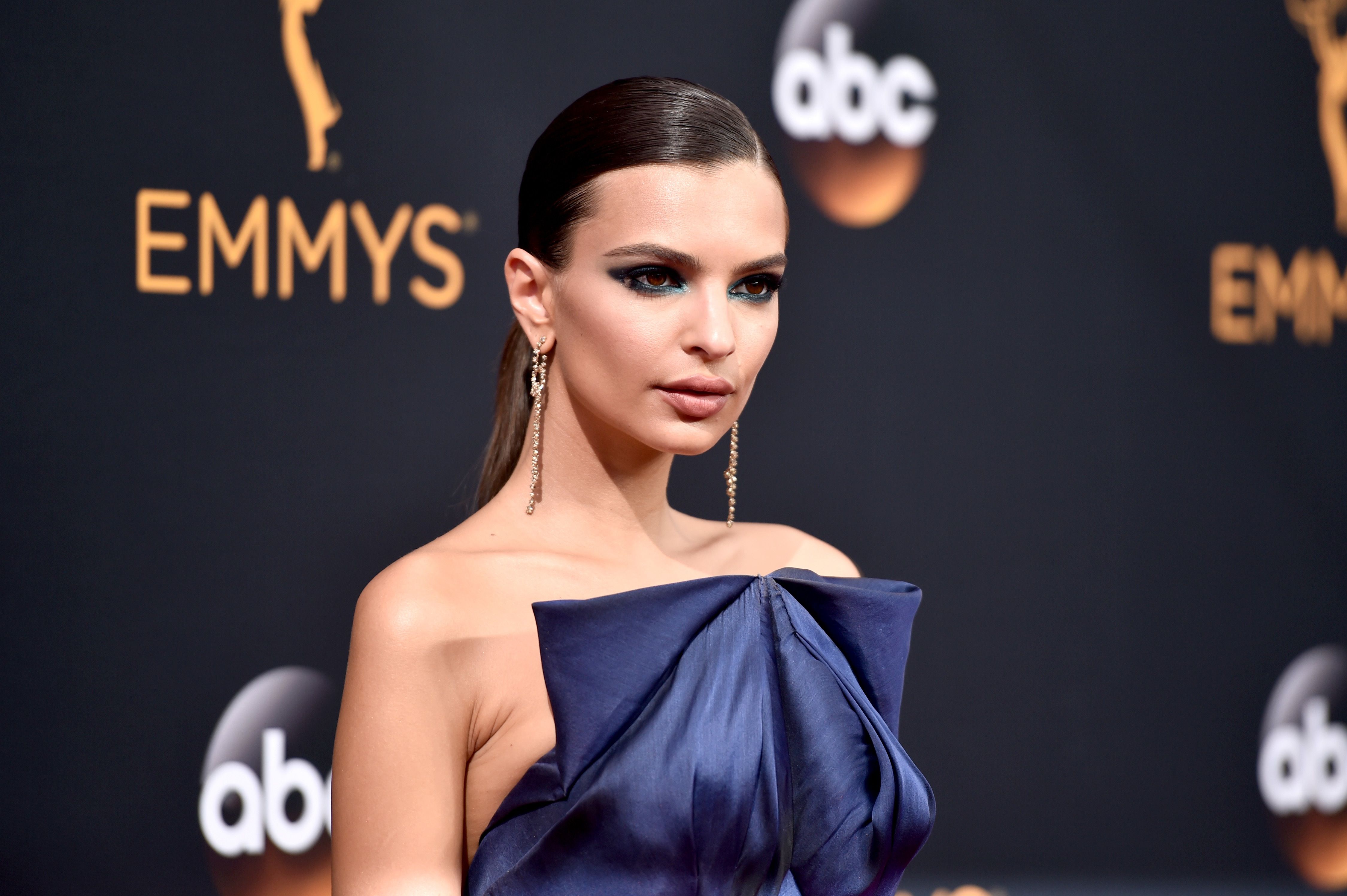Youtube Emily Ratajkowski Kim Kardashian naked (45 photos), Ass, Hot, Feet, underwear 2017 Youtube Emily Ratajkowski Kim Kardashian nudes (21 foto and video), Ass, Paparazzi, Twitter, see through 2006