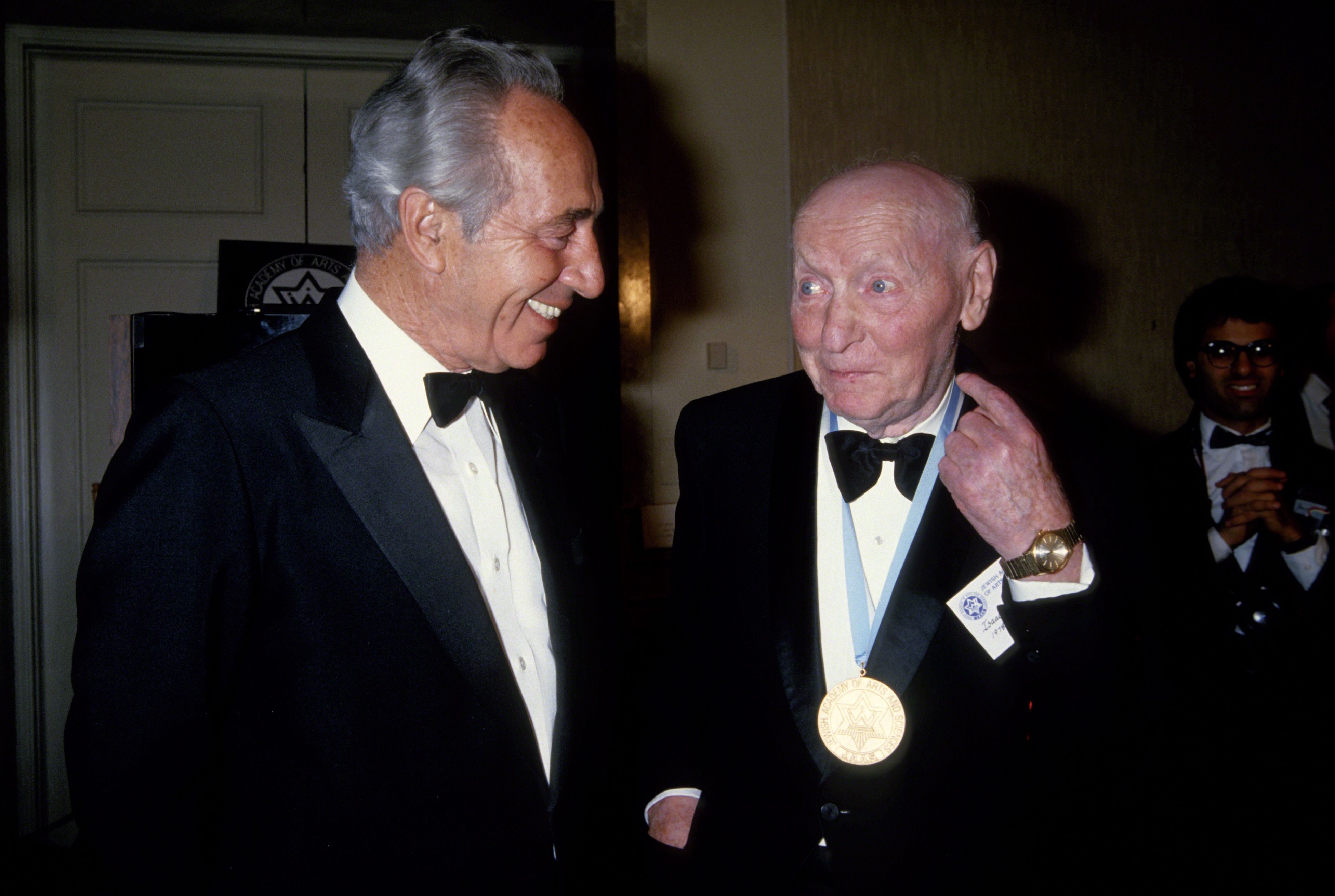 Download Isaac Bashevis Singer Background