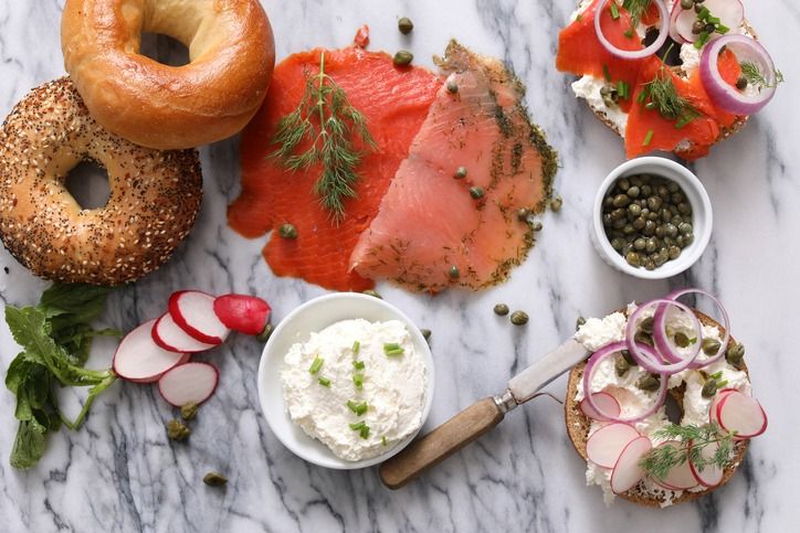Where Chefs Eat Guide Includes 23 Jewish Restaurants The Forward Bagels And Lox Spread