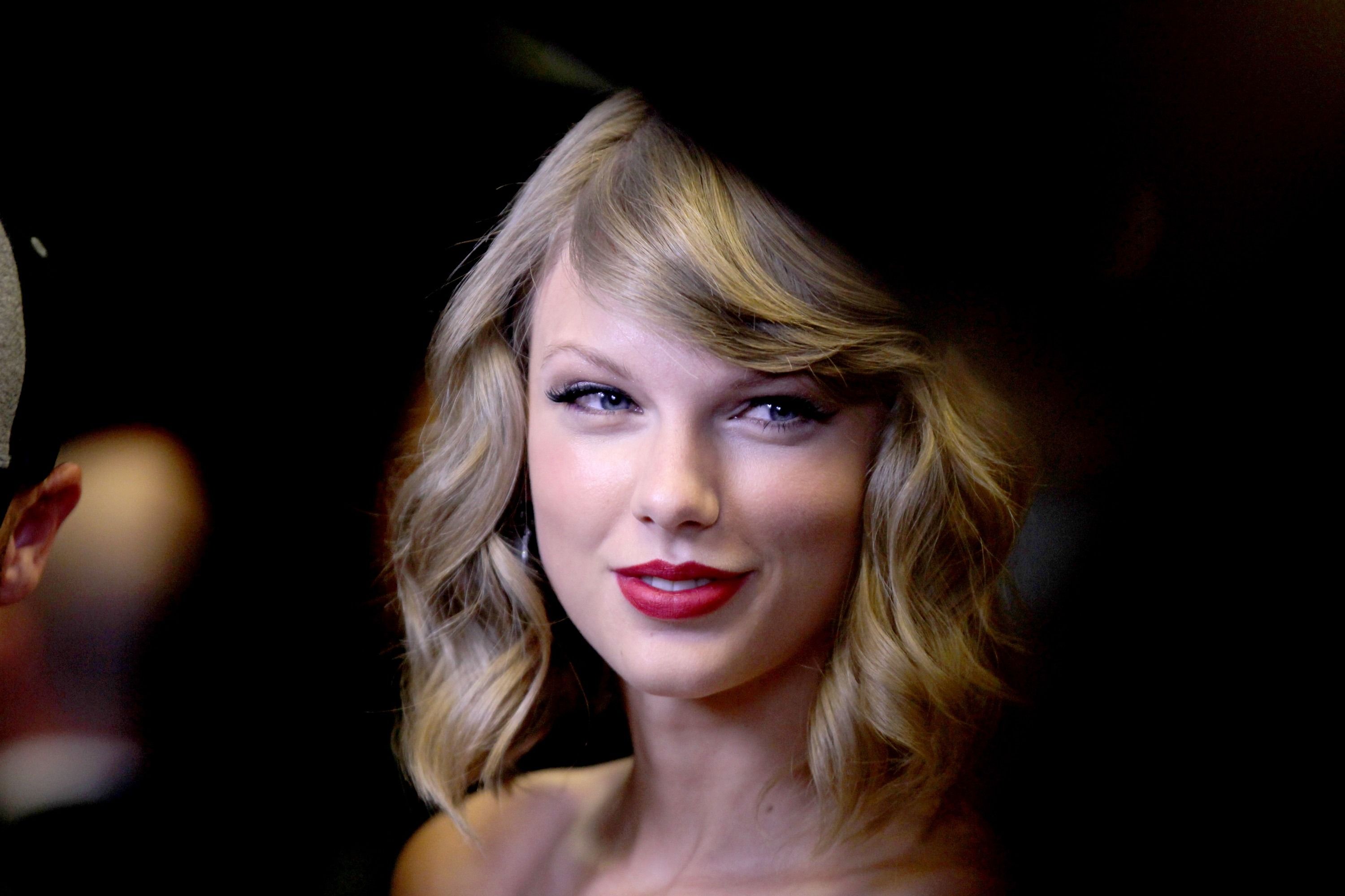 Neo-Nazis Blame The Jews For Taylor Swift Endorsing Democrats